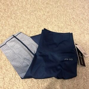 New with tags AR33 leggings blue